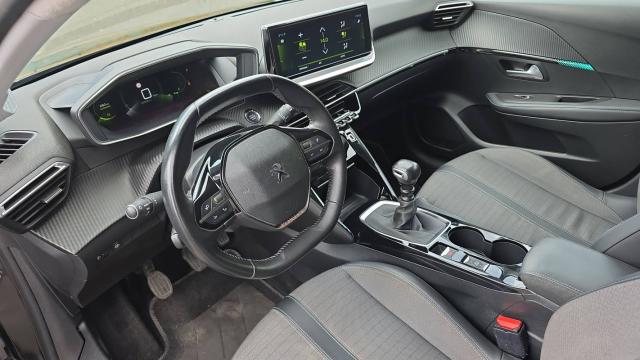 Peugeot 208 image 6