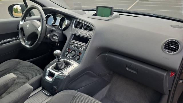 Peugeot 5008 image 5
