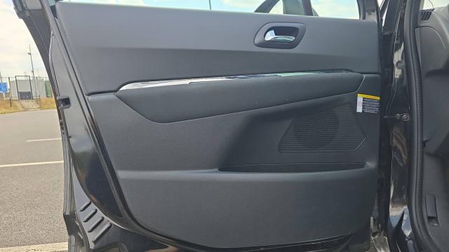 Peugeot 5008 image 1