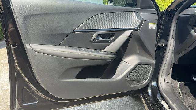 Peugeot 208 image 8