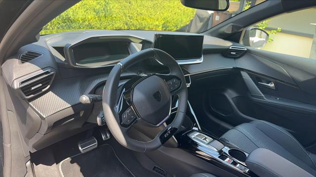 Peugeot 208 image 1