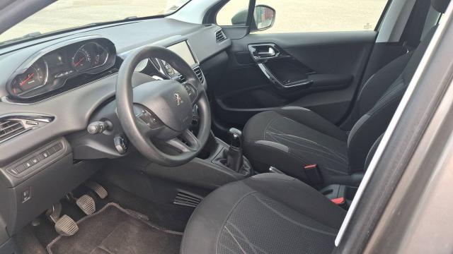 Peugeot 208 image 6