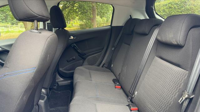 Peugeot 208 image 5