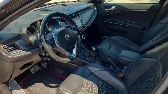 Alfa Romeo Giulietta image 8