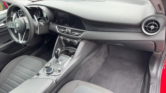 Alfa Romeo Giulia image 9