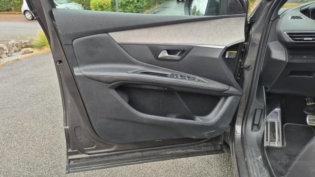 Peugeot 3008 image 2