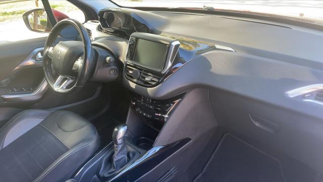 Peugeot 2008 image 9