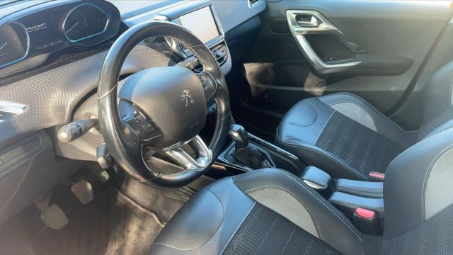 Peugeot 2008 image 8