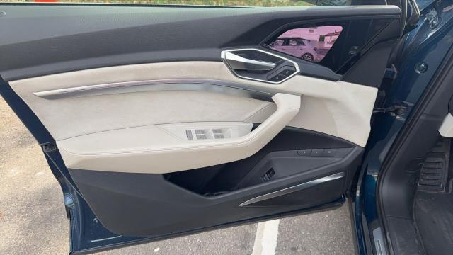 Audi E-Tron image 2