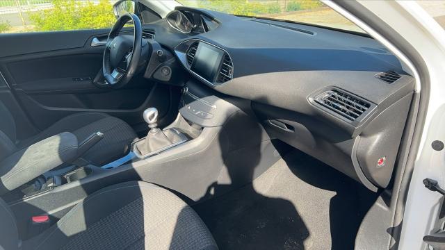 Peugeot 308 image 1