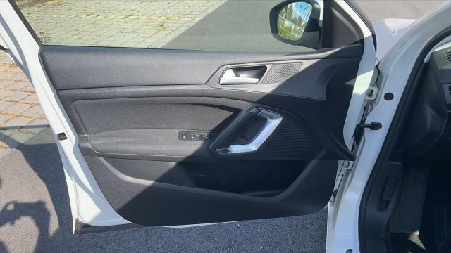 Peugeot 308 image 5