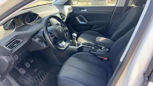 Peugeot 308 image 3