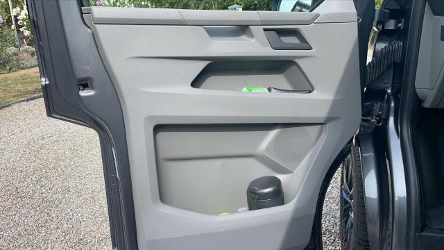 Volkswagen Transporter image 7