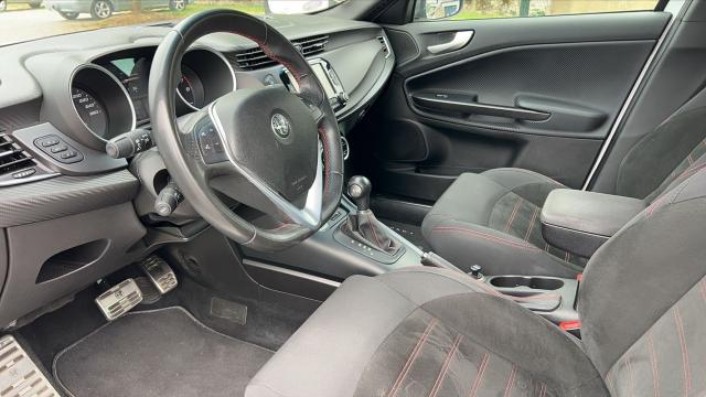 Alfa Romeo Giulietta image 9
