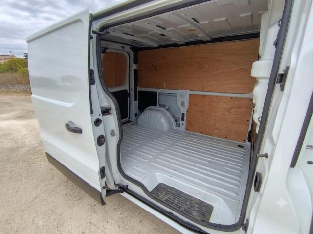 Renault Trafic image 2