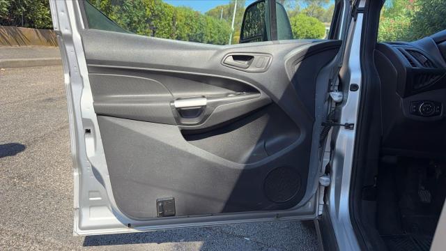Ford Transit Connect image 5
