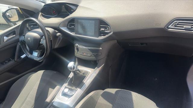 Peugeot 308 image 1