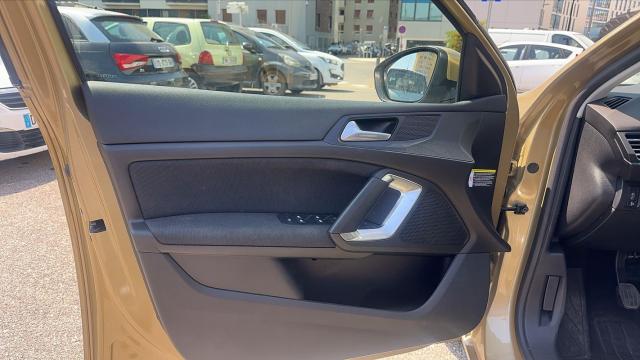 Peugeot 308 image 2