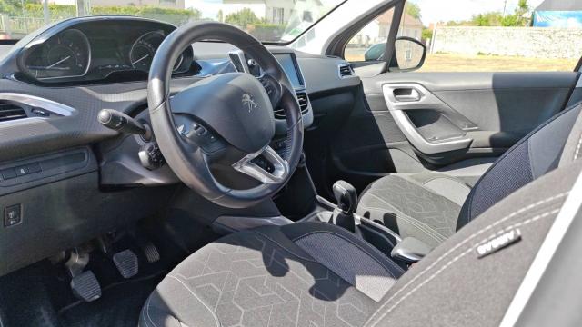Peugeot 2008 image 7