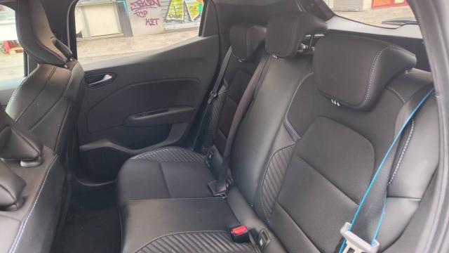 Renault Clio image 2