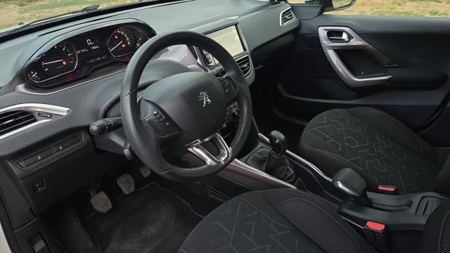 Peugeot 2008 image 9