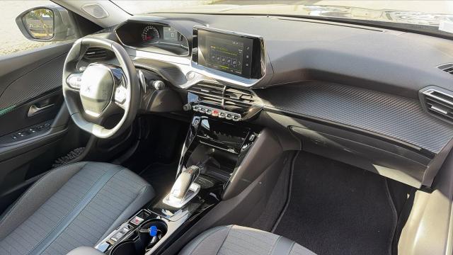 Peugeot 2008 image 3