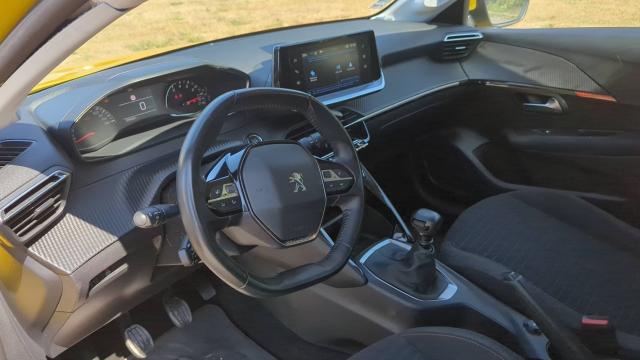 Peugeot 208 image 3