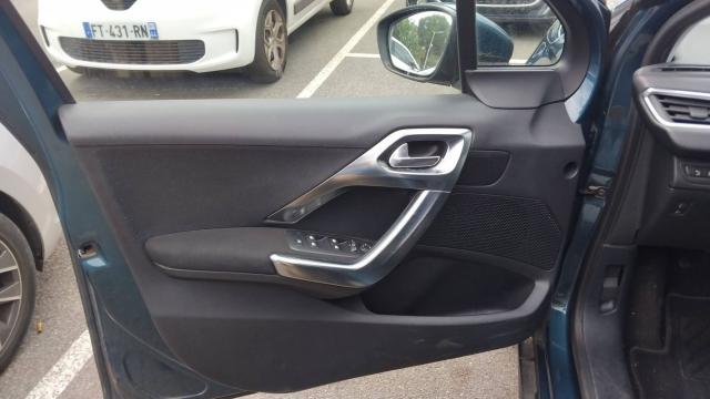 Peugeot 2008 image 3