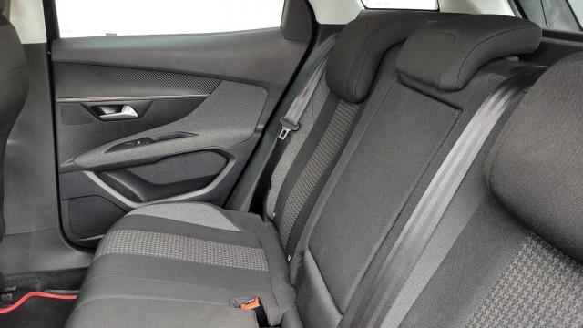 Peugeot 3008 image 2