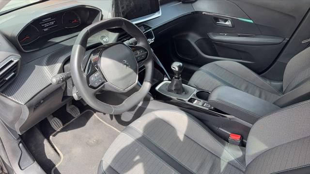 Peugeot 208 image 9