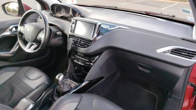 Peugeot 2008 image 3
