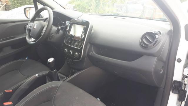 Renault Clio image 9