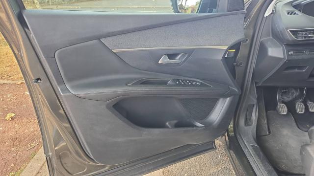 Peugeot 3008 image 8