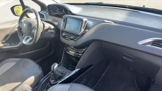 Peugeot 2008 image 1