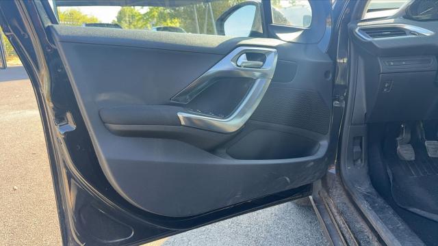 Peugeot 2008 image 9