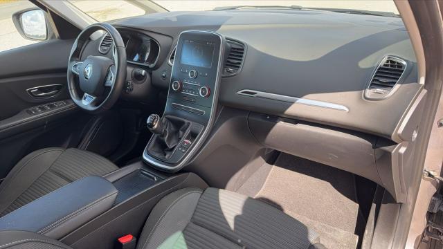 Renault Grand Scénic image 1