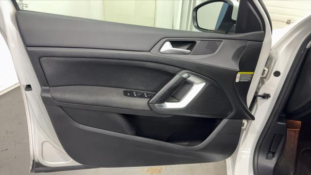 Peugeot 308 image 3