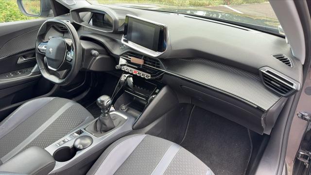 Peugeot 2008 image 9