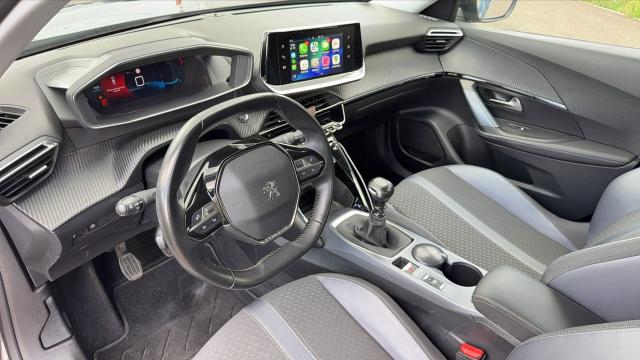 Peugeot 2008 image 2