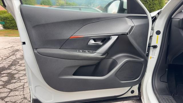 Peugeot 2008 image 6