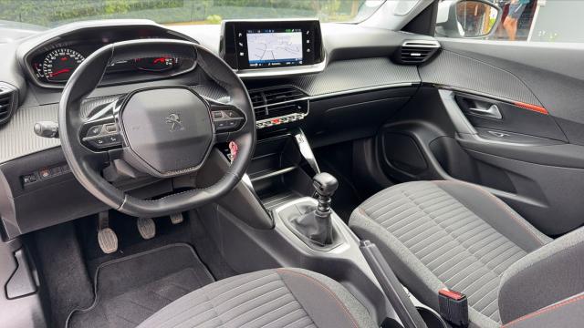 Peugeot 2008 image 1