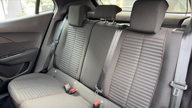 Peugeot 2008 image 7