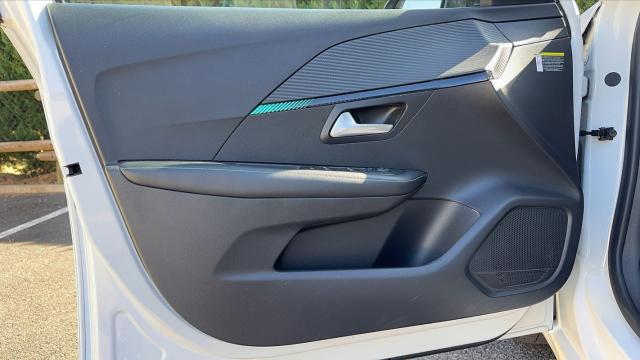 Peugeot 208 image 6
