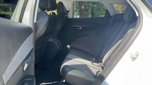 Peugeot 3008 image 2