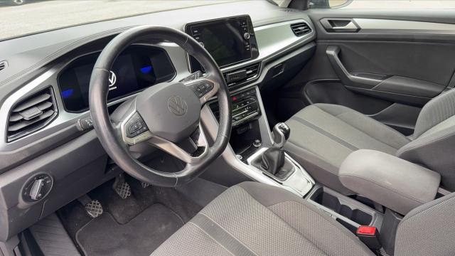 Volkswagen T-Roc image 7