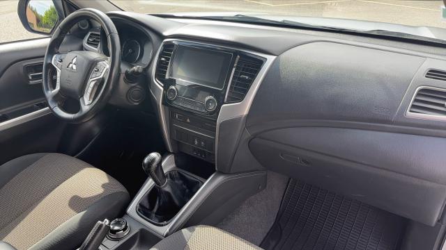 Mitsubishi L200 image 8