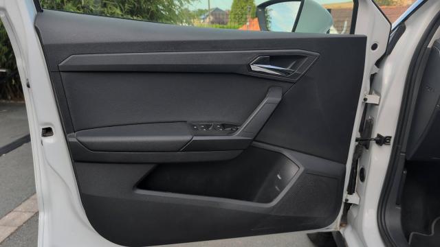 Seat Arona image 2