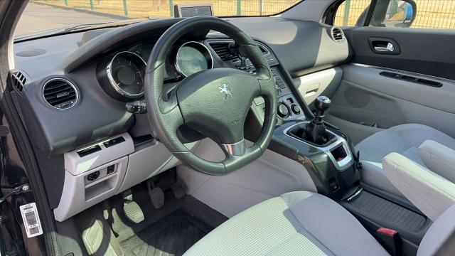 Peugeot 5008 image 8