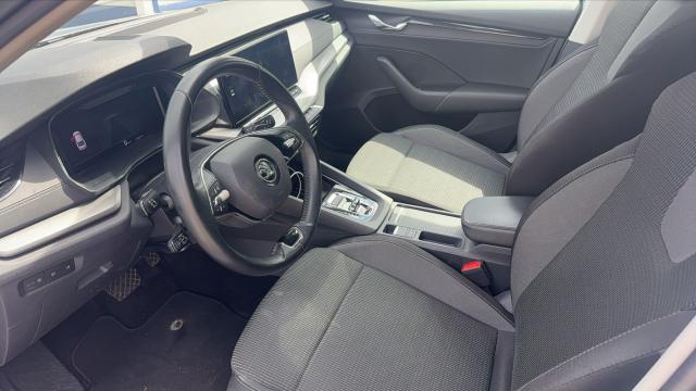Skoda Octavia image 2
