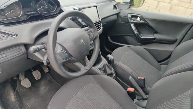 Peugeot 208 image 6